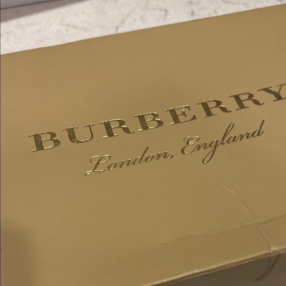 Burberry Gold Box